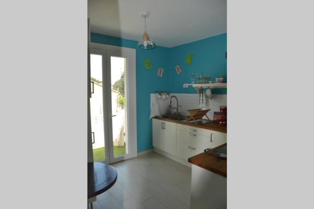 Appartement Lumineux Et Calme Avec Terrasse Avignon Exterior foto