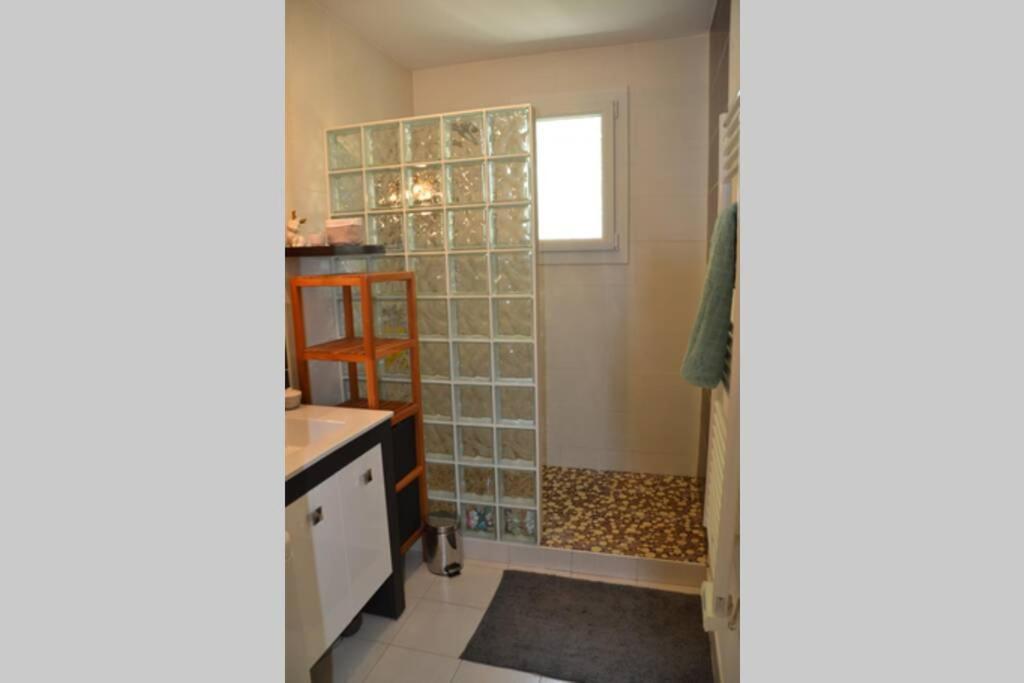 Appartement Lumineux Et Calme Avec Terrasse Avignon Exterior foto
